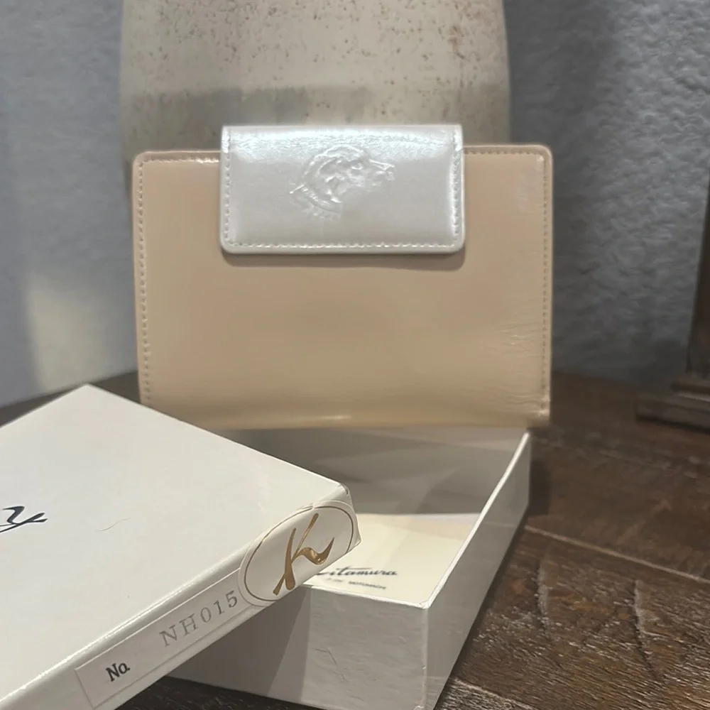 Kitamura rare Japan Elegant Cream and White Women's Wallet. New with peeling.